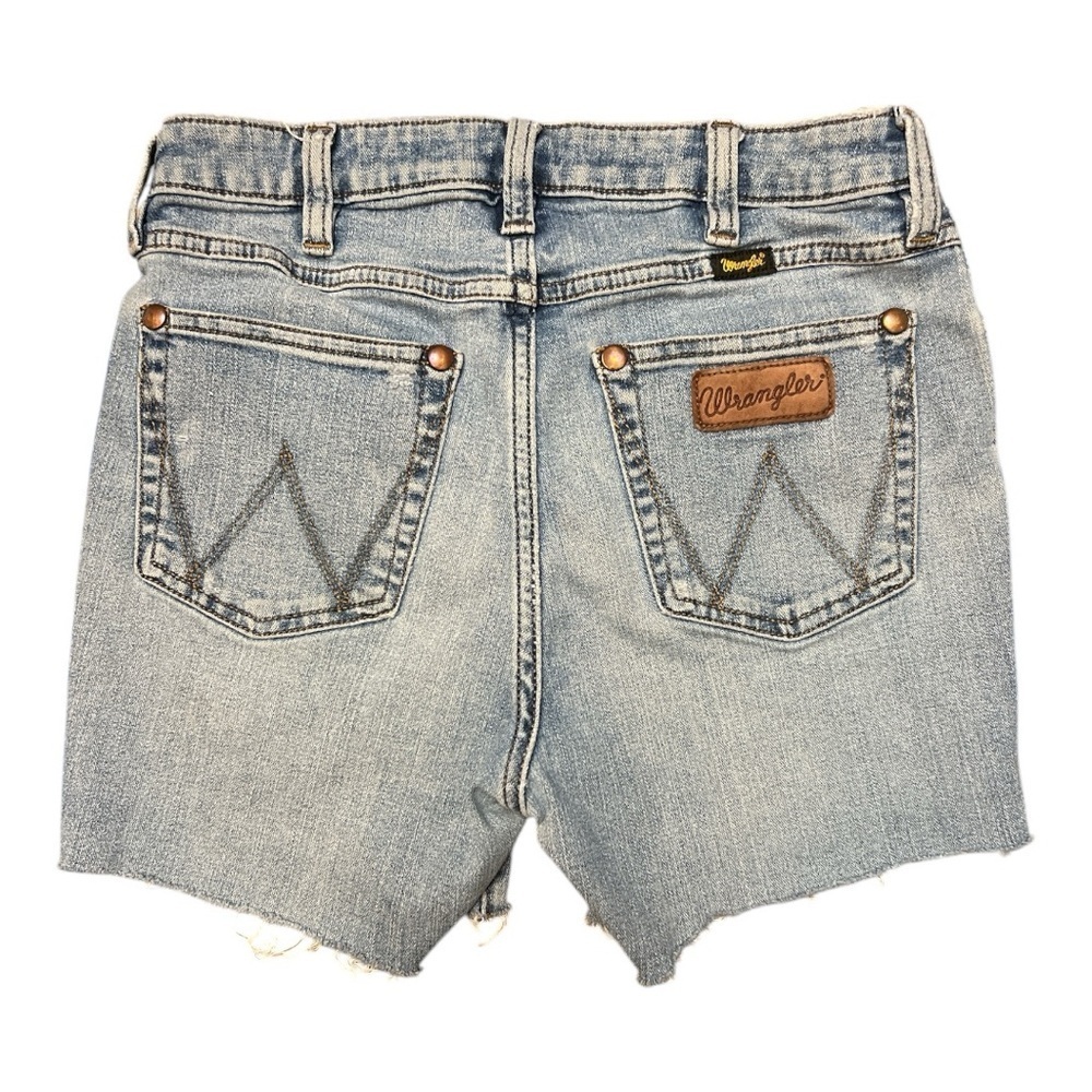 WRANGLER Retro Distressed Jean cutoff Shorts light rinse 28”. - Picture 2 of 10